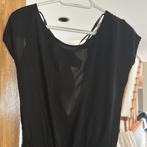 Black short sleeved romper - Picture 3 of 3